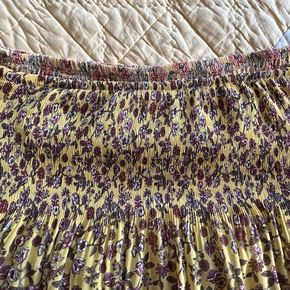 Set Of Two Max Studio Boho Mini Skirts M/L Floral Patterns Yellow Flirty - Picture 11 of 11